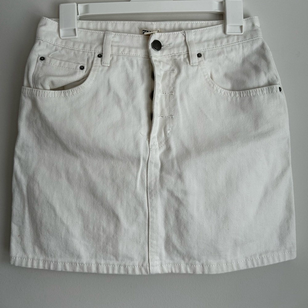 Billabong Women’s White Denim Mini Skirt Size 26